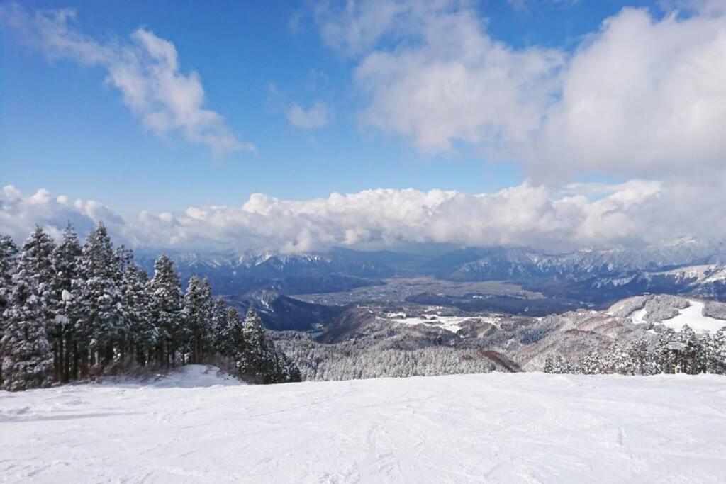 Bbq可 1日1組限定 貸切別荘 秘密基地 は恐竜博物館まで3Km スキージャム勝山まで12Km Katsuyama Extérieur photo